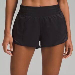 Lululemon Hotty Hot 2.5" shorts
